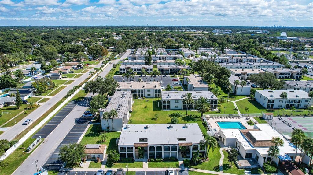 Foto principal - 7701 Starkey Rd