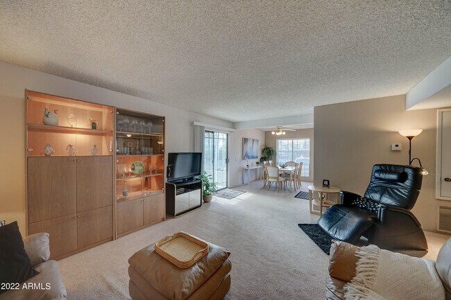 Foto del edificio - 5227 N 24th St