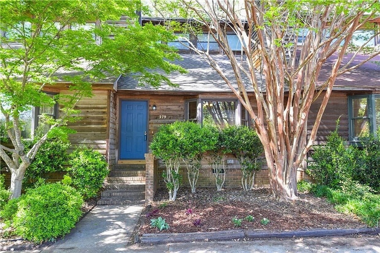 Foto principal - Rustic 2 Bedroom Condo in Convenient Location