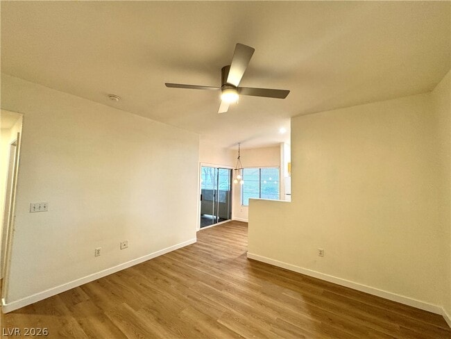 Foto del edificio - 1420 Red Crest Ln