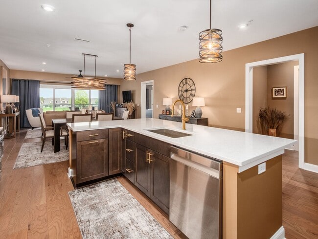 Building Photo - 5211 Highpointe Lakes Dr