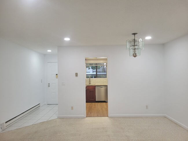 Foto del edificio - 1063 N Abbott Ave