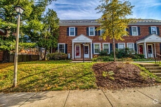 Building Photo - 4638 30th Rd S