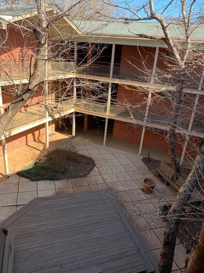 Foto del edificio - 1BR/1 BA + Bonus Room and balcony in Stadi...