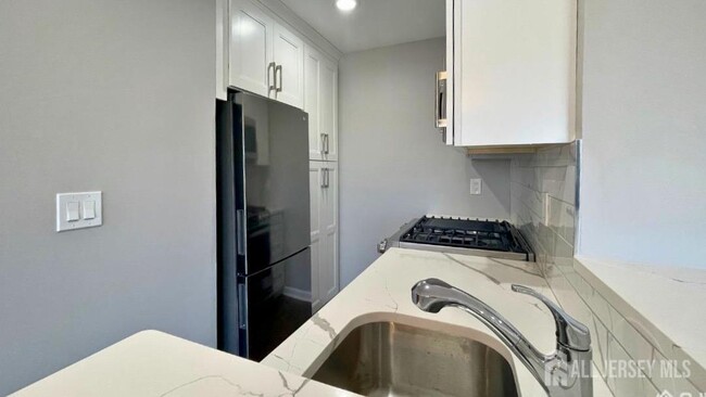 Building Photo - 336 Cozzens Ct