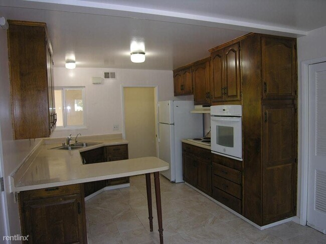 Foto del edificio - 3 br, 2 bath House - 7590 Erin Way