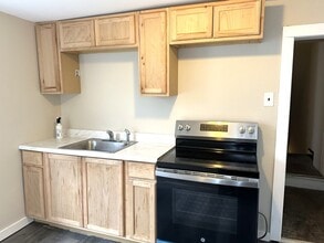 Building Photo - 425 Highland Ave