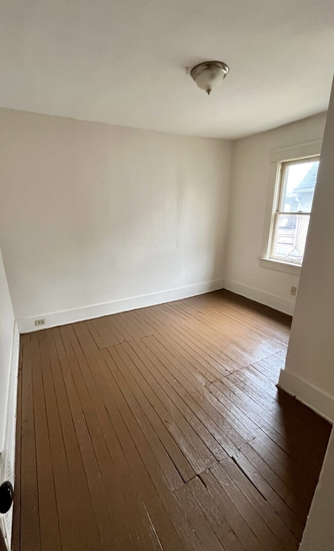 Building Photo - 590 Schiller Ave