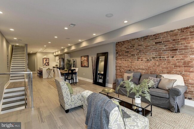 Foto del edificio - 3015 Warder St NW