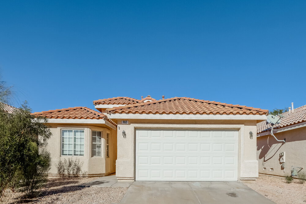 Primary Photo - 1002 Emerald Stone Ave