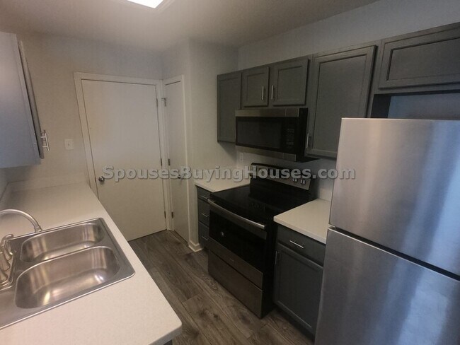 Foto del edificio - 6639 W Stanhope Dr
