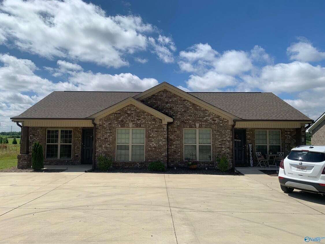 23434 Nick Davis Rd, Athens, AL 35613 Townhome Rentals in Athens AL