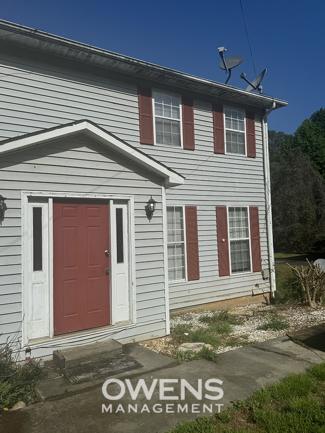 Building Photo - 2944 Bridge Dr