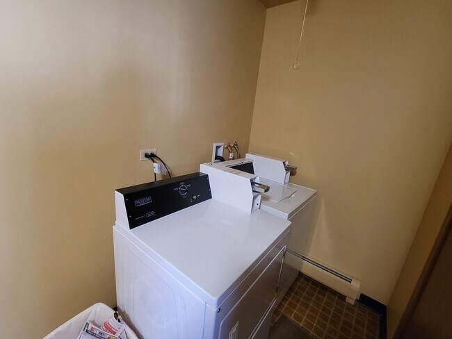 Foto del edificio - 1688 Alison Dr