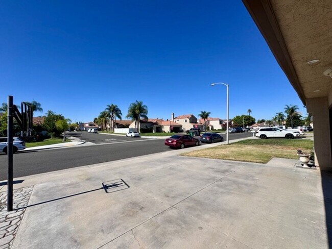Foto del edificio - Spacious 5 Bedroom Home in Menifee Lakes w...