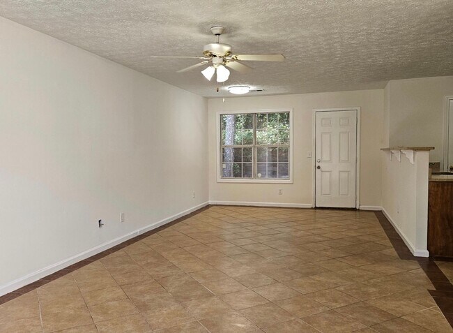 Foto del edificio - 3172 Creekwood Dr