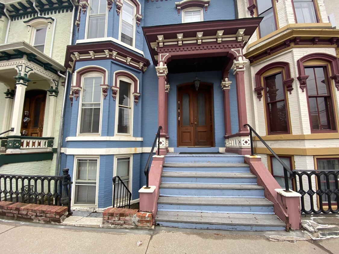 33 Clinton St Unit 2, Saratoga Springs, NY 12866 Apartments in