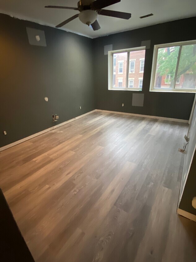 Foto principal - 341 W 29th St