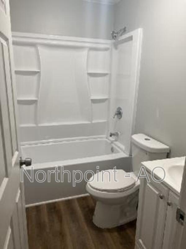 Foto del edificio - 7223 Lakeview Dr SW