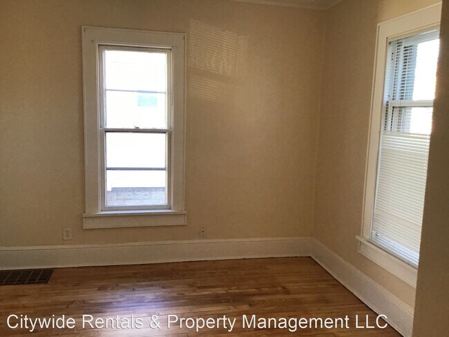 Building Photo - 4 br, 1 bath House - 5555 N. 31st St.