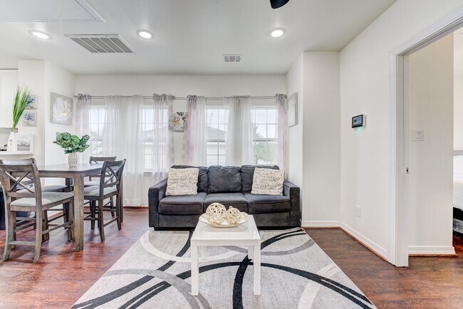 Foto del edificio - 2720 Truxillo St