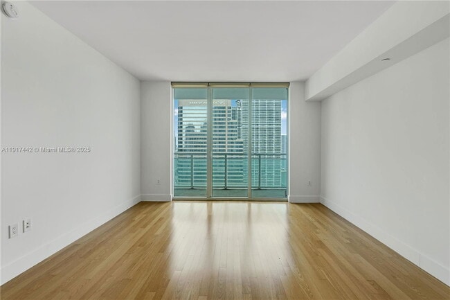 Foto del edificio - 950 Brickell Bay Dr