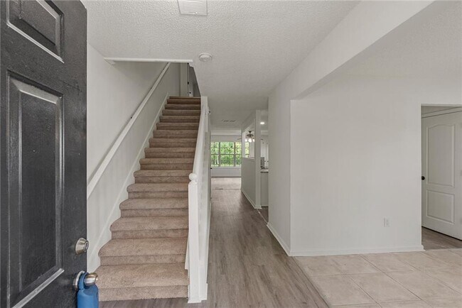 Foto del edificio - 3003 Brass Dr