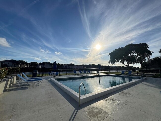 Foto del edificio - 2018 SW 29th Ct