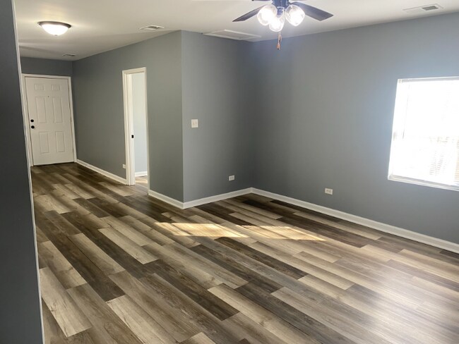 Foto del edificio - 15223 Turlington Ave