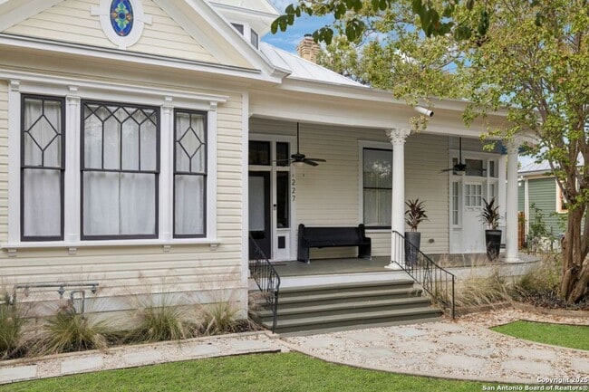 Photo - HISTORIC CHARM IN KING WILLIAM Townhome