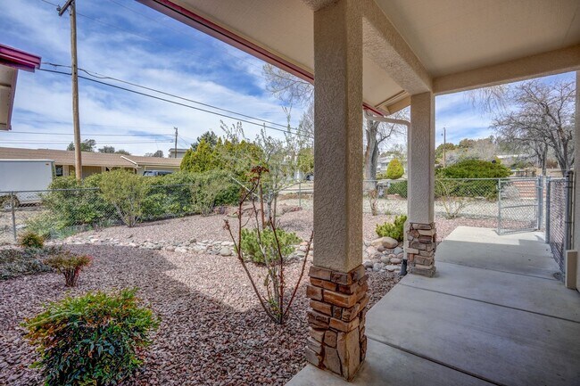 Foto del edificio - 5 Bedroom + a Den, 3 Bathroom, 2 Car Garage For Rent in Prescott!