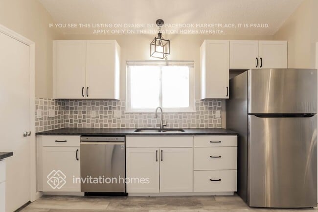 Foto del edificio - 18022 E Kepner Dr