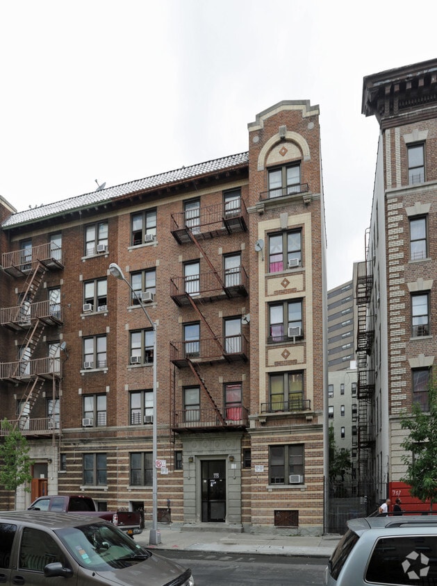 Primary Photo - 775 E 185th St