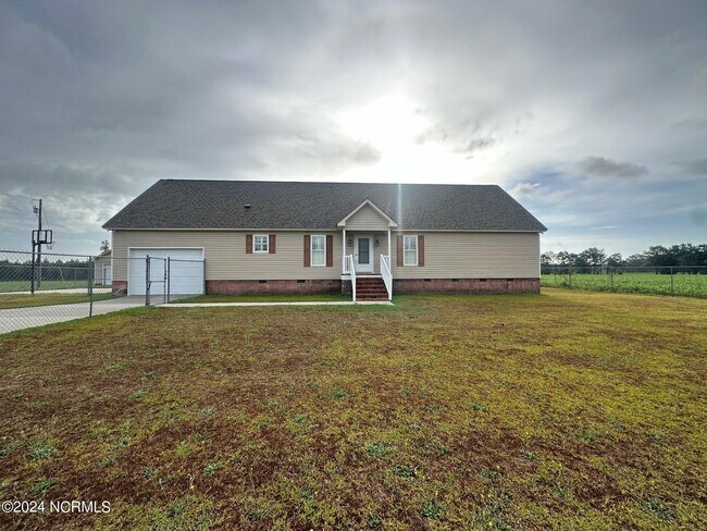 Building Photo - 3818 NC-33