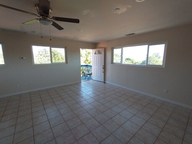 Living room - 11529 Valle Vista Rd