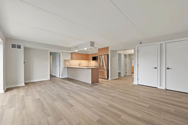 Photo - 2460 Peachtree Rd (Atlanta, GA) Townhome
