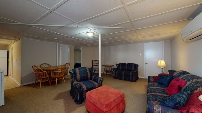 Foto del edificio - 1 Bedroom Basement Apartment in Fuquay