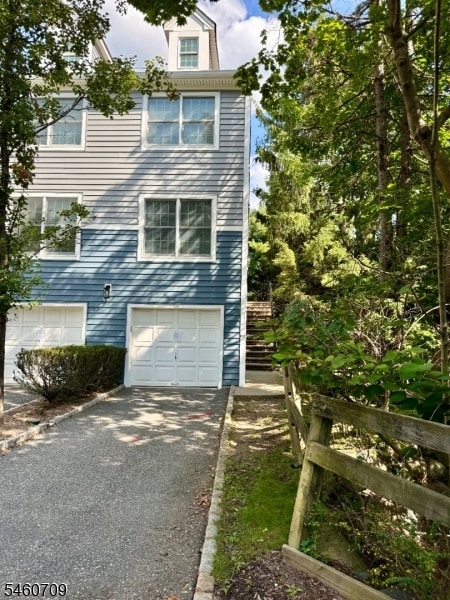 Building Photo - 629 Fairfax Dr