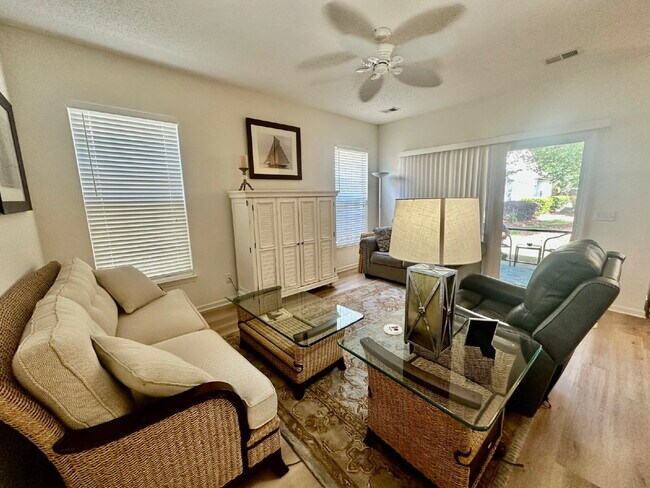 Foto del edificio - Fully Furnished Two Bedroom Home in Sun City!