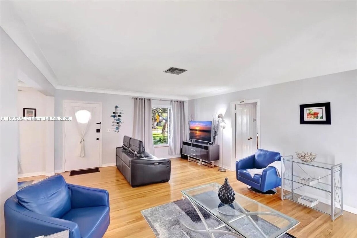 Foto del edificio - 258 NE 92nd St