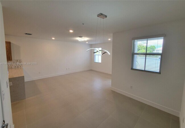 Building Photo - 263 SW 169th Ln