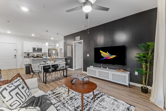 Foto del edificio - 597 Wildlight Ave