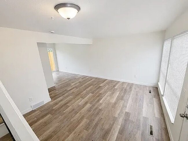 Building Photo - 3000 Sumac St