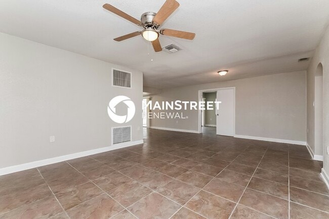 Building Photo - 3 Bedroom Pet-Friendly Home in port richey...