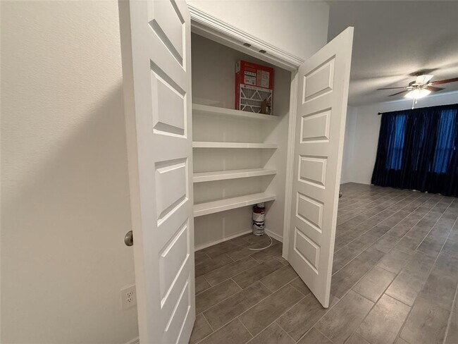 Foto del edificio - 9678 Caney Trails Rd