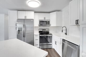 Building Photo - 3864 Coconut Cir S