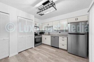 Building Photo - 1595 40th Ave