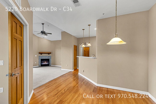 Foto del edificio - 5220 Boardwalk Dr