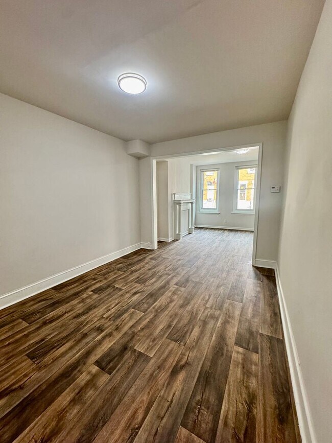 Foto del edificio - Spacious 3-Bedroom Home with Modern Amenit...