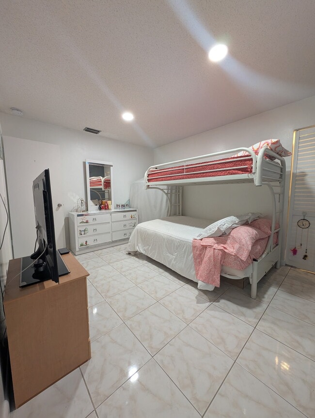 Foto del edificio - 15260 SW 45th Ter